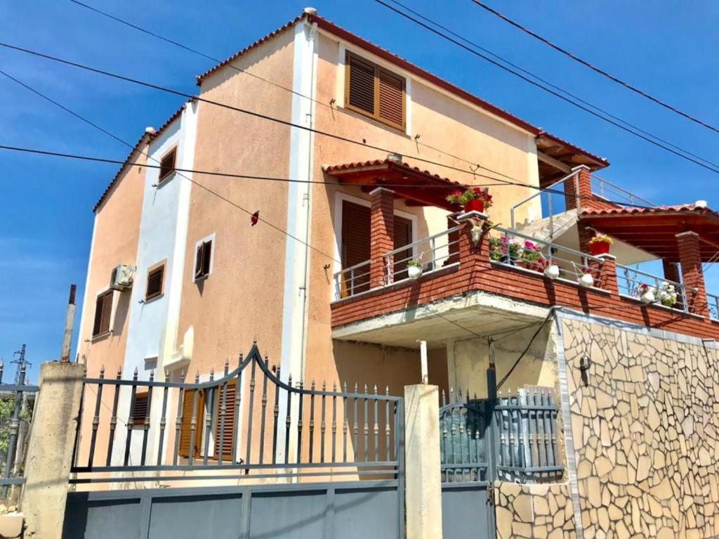 Arlind'S Apartaments Avlonya Dış mekan fotoğraf